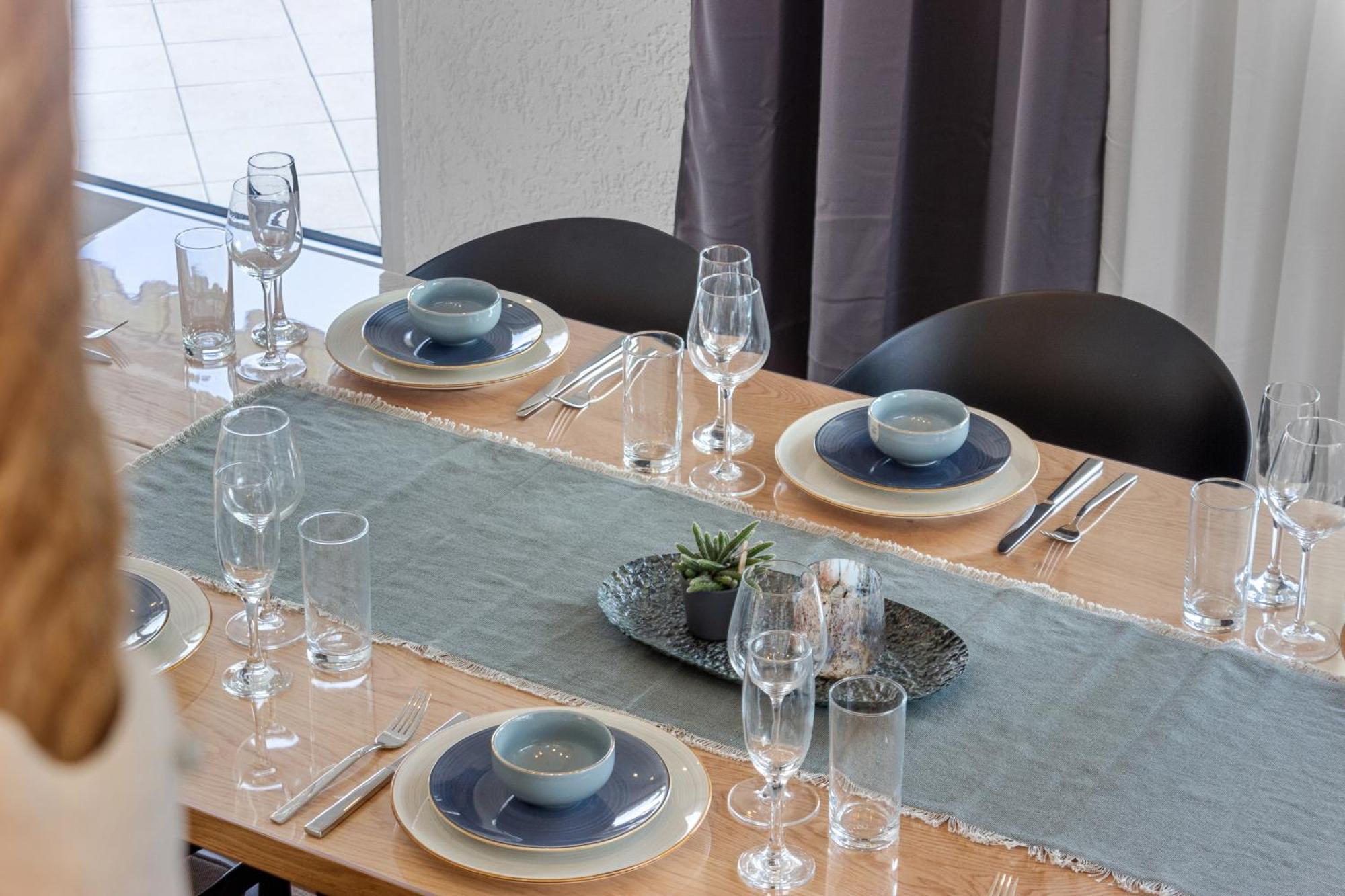 Fuer 6 Personen - Parkplatz - Terrasse - Kueche - Wlan *